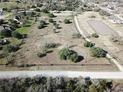 6620 Victoria, College Station, TX 77845