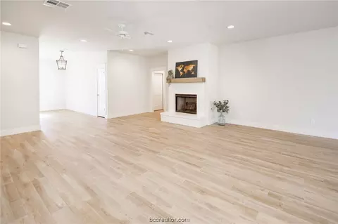 3096 Peterson Way, Bryan, TX 77802 photo 7