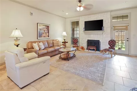 3703 Creston Ln, Bryan, TX 77802 photo 2