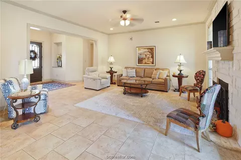 3703 Creston Ln, Bryan, TX 77802 photo 9