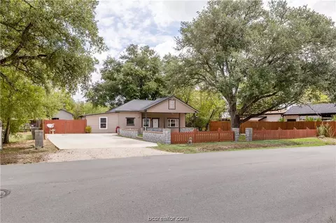 2305 Bomber Dr, Bryan, TX 77801
