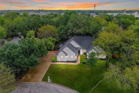 2602 Greenberry Cir, College Station, TX 77845