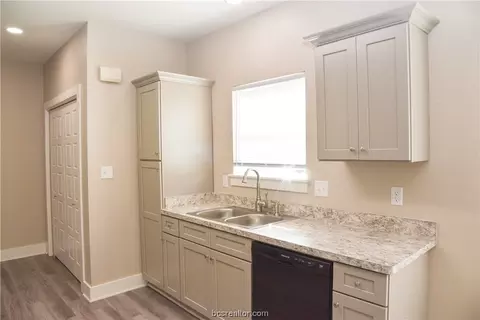 505 E 23rd St, Bryan, TX 77803 photo 6