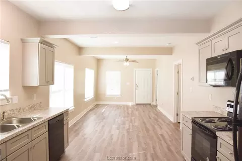 505 E 23rd St, Bryan, TX 77803 photo 8