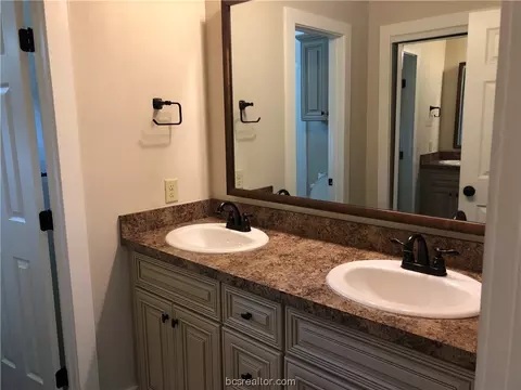 506 E 23rd St, Bryan, TX 77803 photo 5