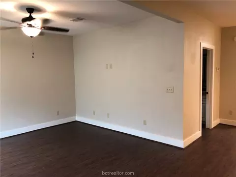 506 E 23rd St, Bryan, TX 77803 photo 2