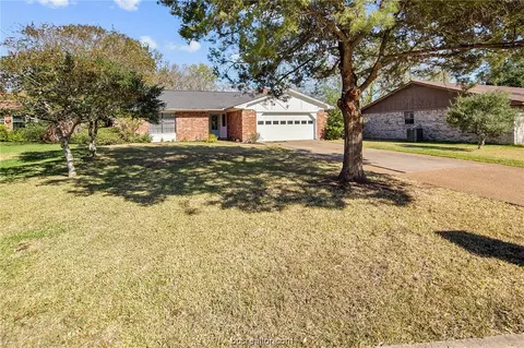 1705 Laura Ln, College Station, TX 77840