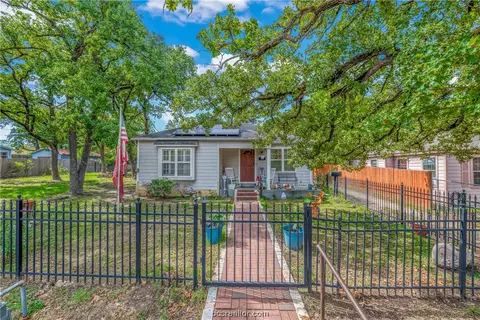 1409 Fannin St, Bryan, TX 77803