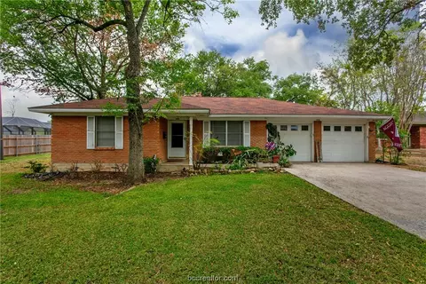 1601 Armistead St, College Station, TX 77840