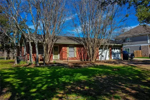 1603 Armistead St, College Station, TX 77840