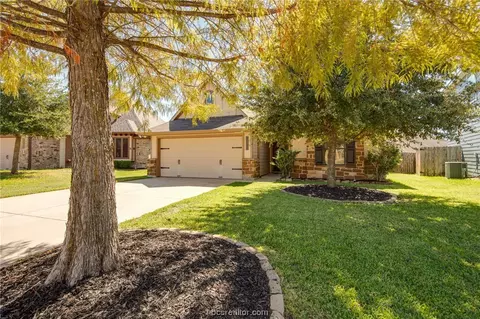 1028 Venice Dr, Bryan, TX 77808