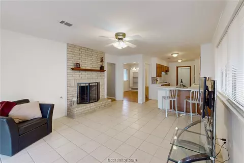 2103 Vinewood Dr, Bryan, TX 77802 photo 5