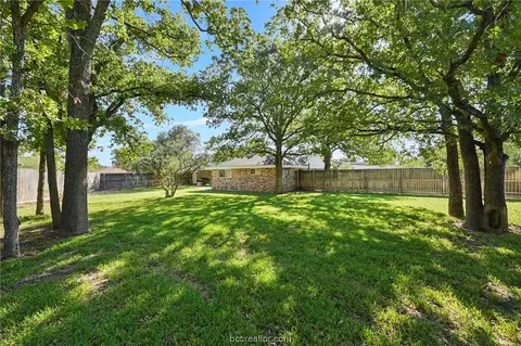3505 Oak Ridge Dr, Bryan, TX 77802 photo 19