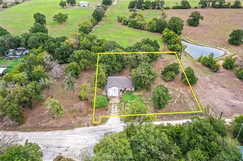 8635 Scasta Rd, Bryan, TX 77808