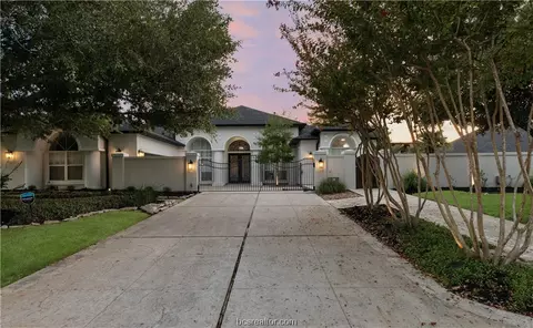 5012 Maidstone Ct, College Station, TX 77845