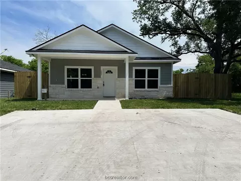1007 Dale St, Bryan, TX 77803