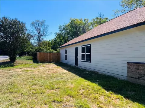 701 W 22nd St, Bryan, TX 77803 photo 3