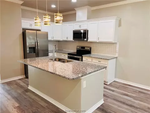 701 W 22nd St, Bryan, TX 77803 photo 9