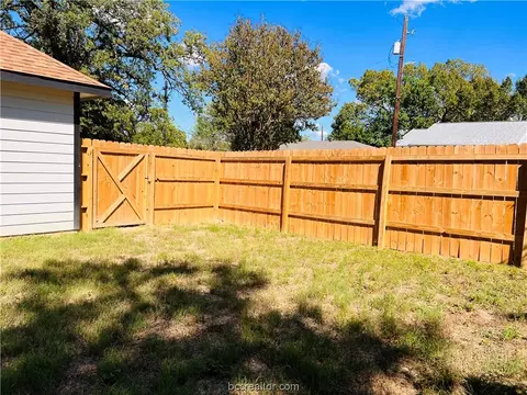 701 W 22nd St, Bryan, TX 77803 photo 6