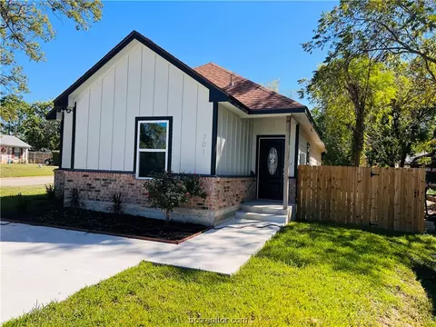 701 W 22nd St, Bryan, TX 77803