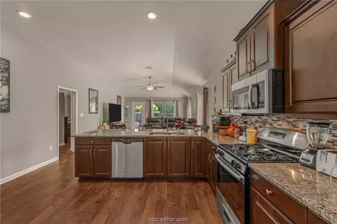 2128 Naples, Bryan, TX 77808 photo 7