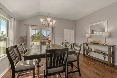 2128 Naples, Bryan, TX 77808 photo 6