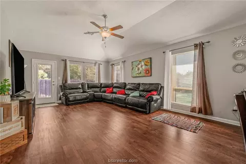 2128 Naples, Bryan, TX 77808 photo 10
