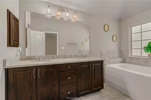 2128 Naples, Bryan, TX 77808 photo 17