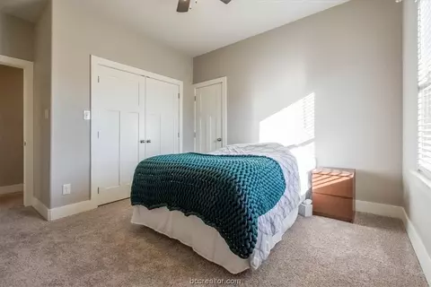 1902 Debbie Dr, Bryan, TX 77802 photo 35
