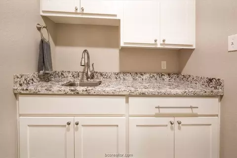 1902 Debbie Dr, Bryan, TX 77802 photo 41