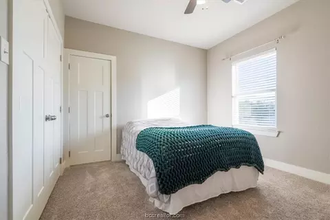 1902 Debbie Dr, Bryan, TX 77802 photo 34