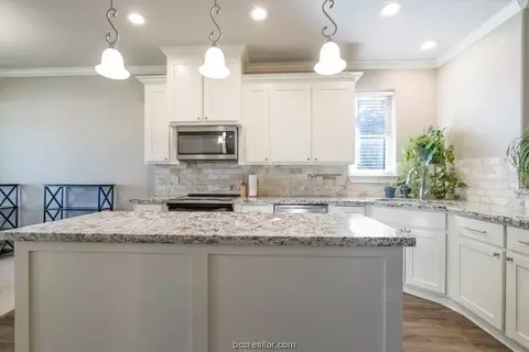 1902 Debbie Dr, Bryan, TX 77802 photo 19