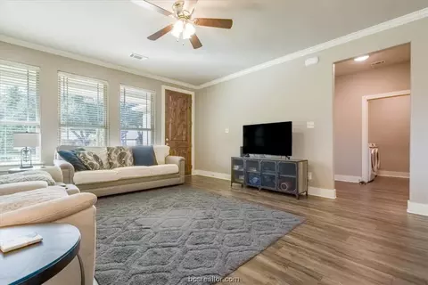 1902 Debbie Dr, Bryan, TX 77802 photo 10