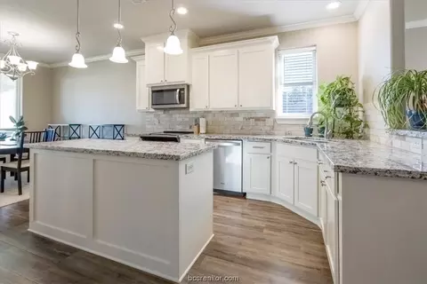 1902 Debbie Dr, Bryan, TX 77802 photo 18