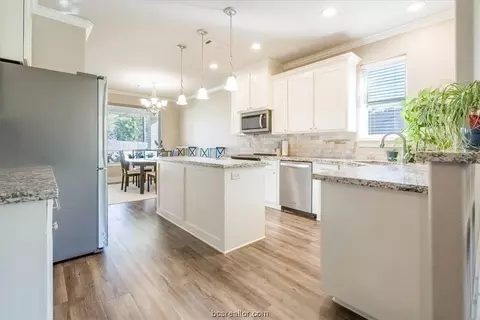 1902 Debbie Dr, Bryan, TX 77802 photo 17