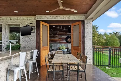 8877 Green Br, Bryan, TX 77808 photo 25