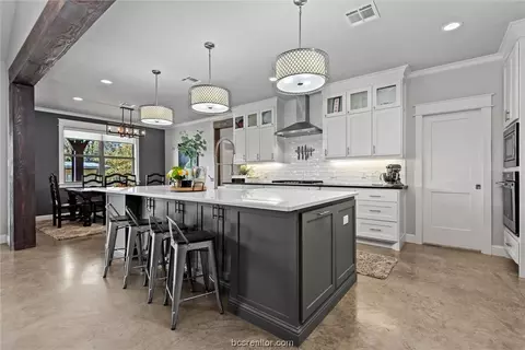 8877 Green Br, Bryan, TX 77808 photo 6