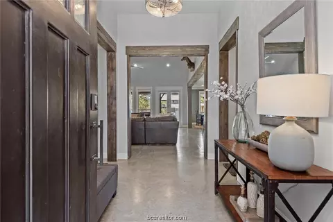 8877 Green Br, Bryan, TX 77808 photo 3