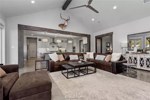 8877 Green Br, Bryan, TX 77808 photo 4