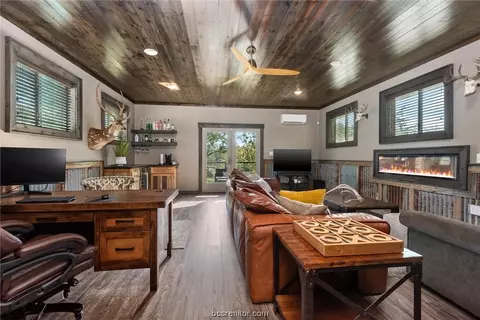 8877 Green Br, Bryan, TX 77808 photo 42