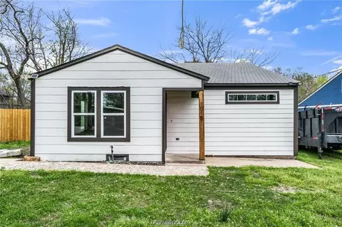 1010 Burt St, Bryan, TX 77803