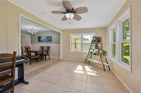 2502 Morris Ln, Bryan, TX 77802 photo 6