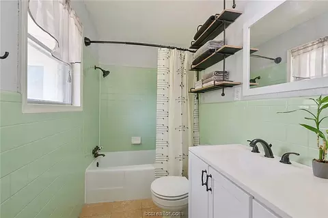 2502 Morris Ln, Bryan, TX 77802 photo 11