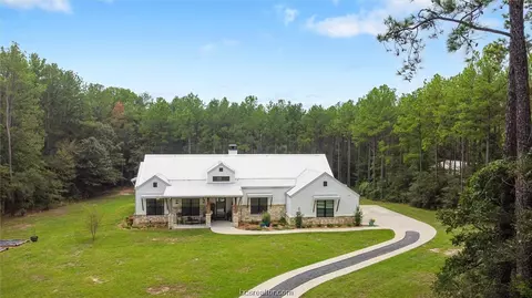 10132 Amelia Dr, Anderson, TX 77830