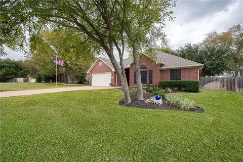 1403 Stonebridge Ct, College Station, TX 77845