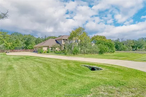 17361 Makawee Ct, College Station, TX 77845