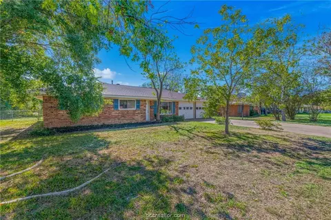 1805 Rose St, Bryan, TX 77802