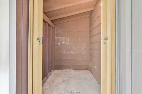 2100 Windsor Drive 13, Bryan, TX 77802 photo 14
