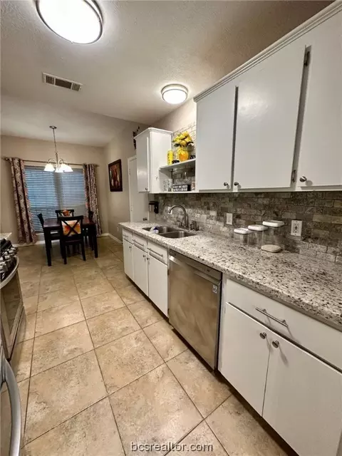2525 Pinon Ct, Bryan, TX 77802 photo 8