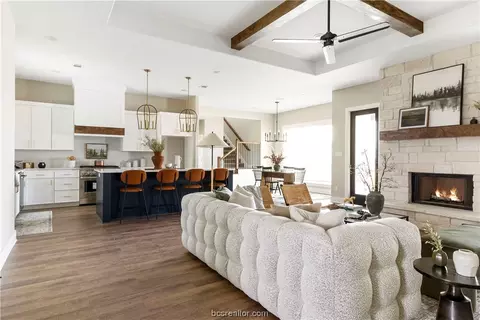 10367 Bourbon Ln, Bryan, TX 77808 photo 5